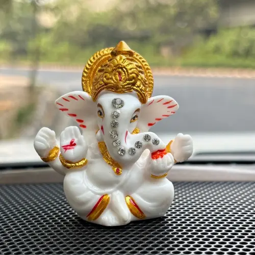 Car Ganesh statue