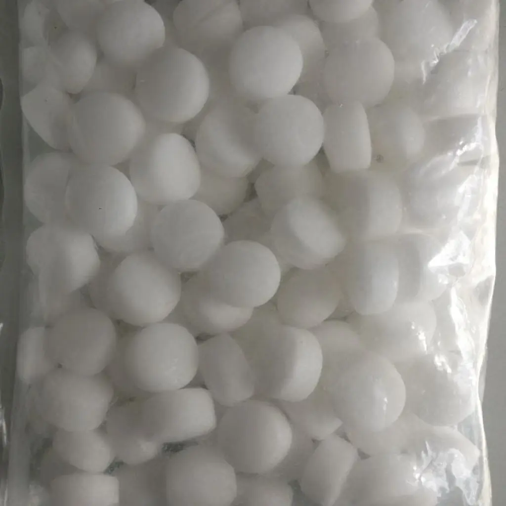 Kapoor/moth ball big pkt