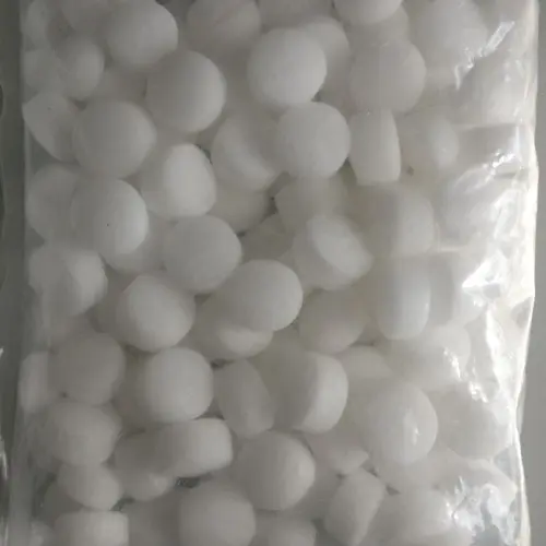 Kapoor/moth ball big pkt